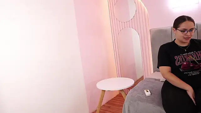 Tayler Kim online show from 01.08.26