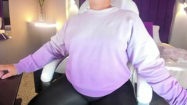 Miss Francheska online show from 02.24.26