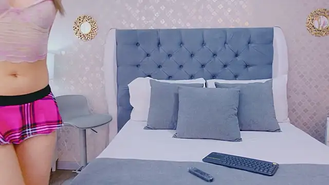 ZoeWilliis online show from 06.09.26