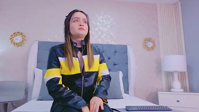 ZoeWilliis online show from 06.19.26