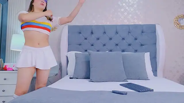 ZoeWilliis online show from 06.20.26