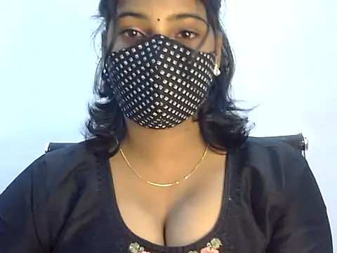 Hott Noor online show from 11.02.25