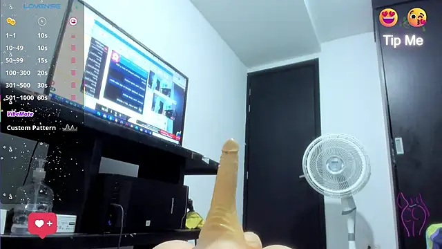 Snapshot of lunna_noir chatting on 11.26.25 lunna noir online show from 11.26.25