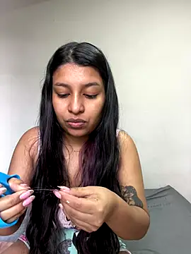  Chloe Smith online show from 10.28.25