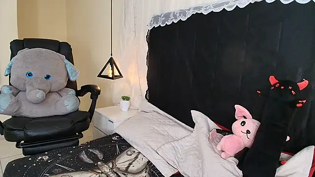 IvyBelle  online show from 04.21.26
