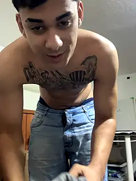 Snapshot of condenovin chatting on 09.24.25 condenovin online show from 09.24.25