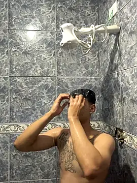 Snapshot of condenovin chatting on 10.07.25 condenovin online show from 10.07.25