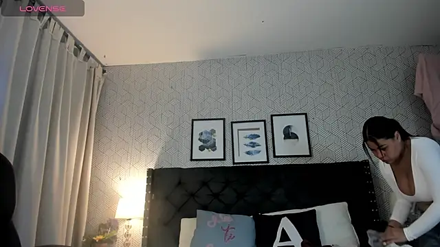 sophie  blare online show from 04.29.26