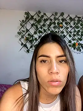 Snapshot of DannaftDavid chatting on 10.11.25 DannaftDavid online show from 10.11.25