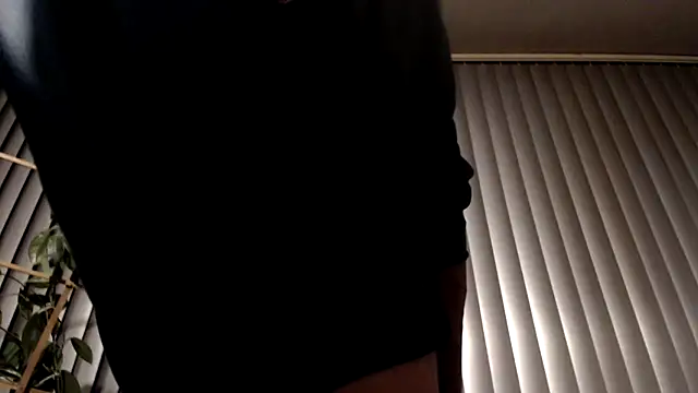 Snapshot of BiglovelyXXL chatting on 09.28.25 BiglovelyXXL online show from 09.28.25