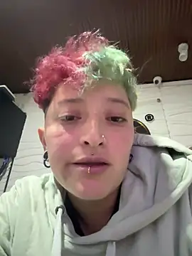 Snapshot of _salo_me25 chatting on 09.17.25 salo me25 online show from 09.17.25