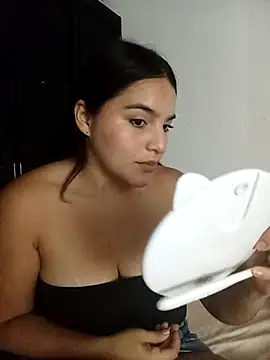 Snapshot of chloe_90 chatting on 10.06.25 chloe 90 online show from 10.06.25