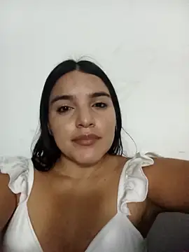 Snapshot of chloe_90 chatting on 10.13.25 chloe 90 online show from 10.13.25