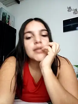 Snapshot of chloe_90 chatting on 10.14.25 chloe 90 online show from 10.14.25