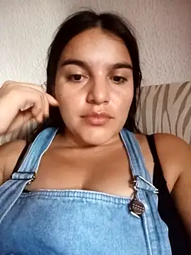 Snapshot of chloe_90 chatting on 11.09.25 chloe 90 online show from 11.09.25