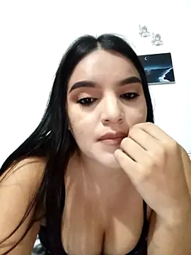 Snapshot of chloe_90 chatting on 12.03.25 chloe 90 online show from 12.03.25