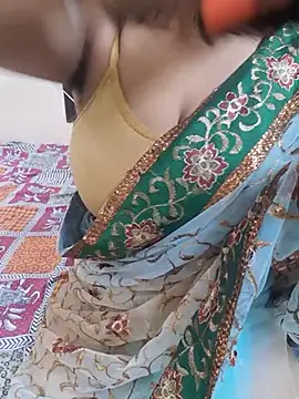 Snapshot of Sexy_Mal89 chatting on 10.14.25 Sexy Mal89 online show from 10.14.25