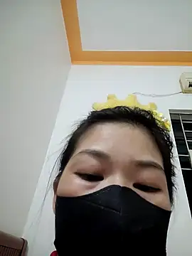 Snapshot of Lolimiu chatting on 10.04.25 Lolimiu online show from 10.04.25