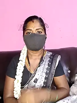 Snapshot of tamilammukuttyy chatting on 11.11.25 tamilammukuttyy online show from 11.11.25