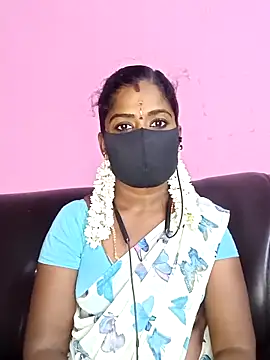 Snapshot of tamilammukuttyy chatting on 11.12.25 tamilammukuttyy online show from 11.12.25