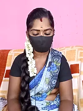 Snapshot of tamilammukuttyy chatting on 11.18.25 tamilammukuttyy online show from 11.18.25