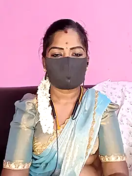 Snapshot of tamilammukuttyy chatting on 12.14.25 tamilammukuttyy online show from 12.14.25