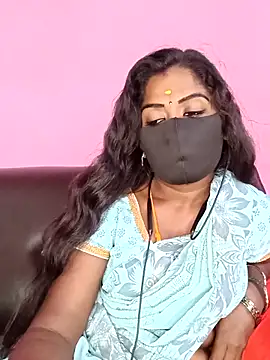 Snapshot of tamilammukuttyy chatting on 12.20.25 tamilammukuttyy online show from 12.20.25