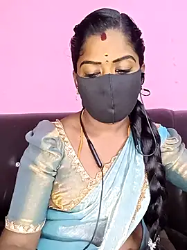 Snapshot of tamilammukuttyy chatting on 12.22.25 tamilammukuttyy online show from 12.22.25