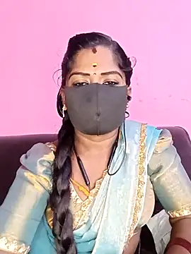 Snapshot of tamilammukuttyy chatting on 12.22.25 tamilammukuttyy online show from 12.22.25