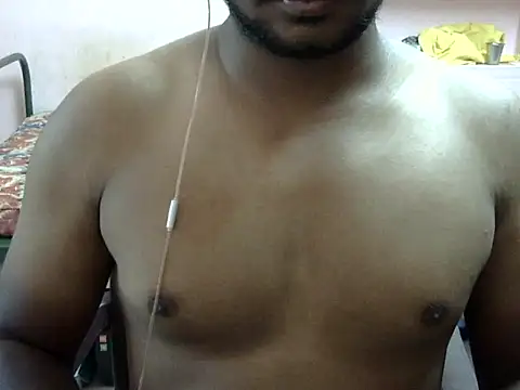 Snapshot of x_boyy_x chatting on 10.07.25 x boyy x online show from 10.07.25