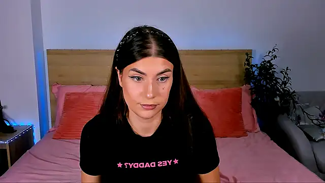 Bella Davis love online show from 09.28.25