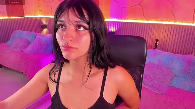 LindaWz  online show from 10.12.25