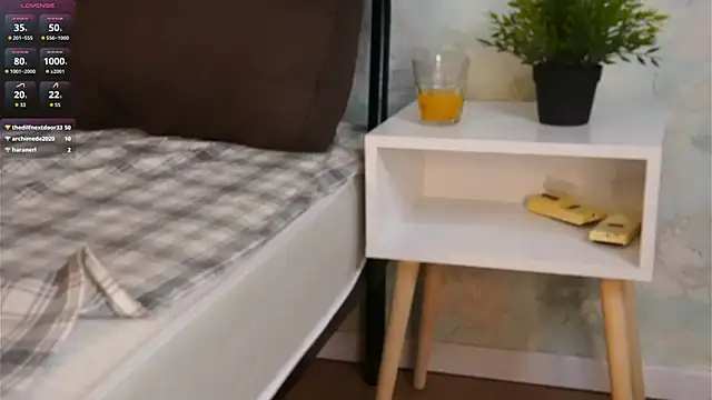 HollieCollelo online show from 02.15.26