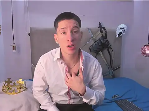 HunterHeat  online show from 10.10.25