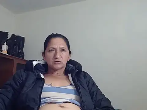 Snapshot of Lucy_Squirt69 chatting on 10.16.25 Lucy Squirt69 online show from 10.16.25