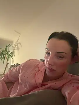 Snapshot of Remirosee chatting on 02.15.26 Remirosee online show from 02.15.26