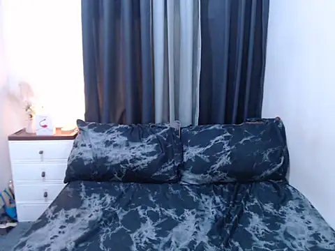 AngelHille online show from 09.08.25