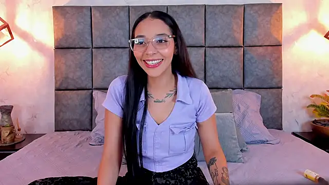 Roseaurora online show from 05.04.26