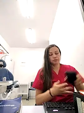 Snapshot of Madisson-04_ chatting on 09.29.25 Madisson-04 online show from 09.29.25