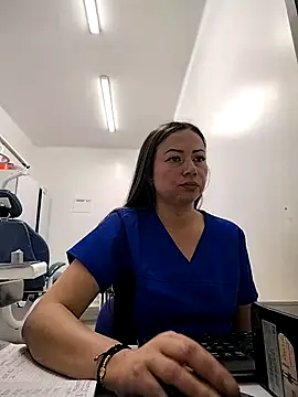 Snapshot of Madisson-04_ chatting on 09.30.25 Madisson-04 online show from 09.30.25