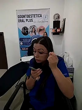 Snapshot of Madisson-04_ chatting on 11.13.25 Madisson-04 online show from 11.13.25