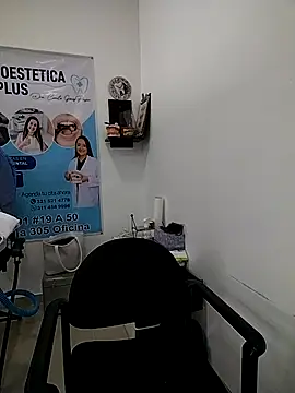 Snapshot of Madisson-04_ chatting on 11.24.25 Madisson-04 online show from 11.24.25