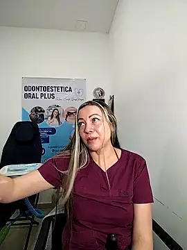 Snapshot of Madisson-04_ chatting on 11.26.25 Madisson-04 online show from 11.26.25