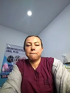 Snapshot of Madisson-04_ chatting on 12.01.25 Madisson-04 online show from 12.01.25