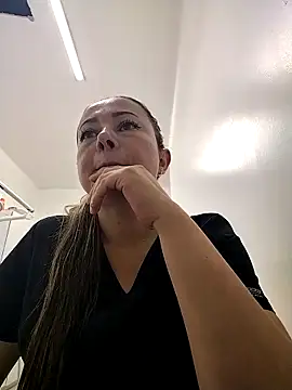 Snapshot of Madisson-04_ chatting on 12.03.25 Madisson-04 online show from 12.03.25