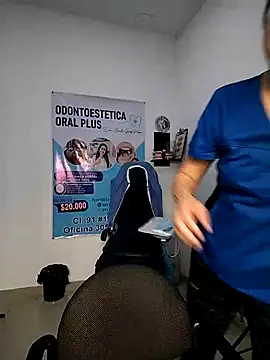 Snapshot of Madisson-04_ chatting on 12.05.25 Madisson-04 online show from 12.05.25