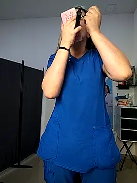 Snapshot of Madisson-04_ chatting on 12.17.25 Madisson-04 online show from 12.17.25