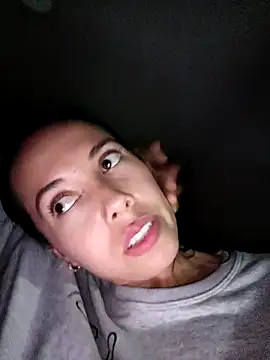 MiaForever1 online show from 10.27.25