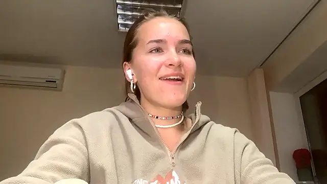 Snapshot of BunnyTiedeman chatting on 10.17.25 BunnyTiedeman online show from 10.17.25