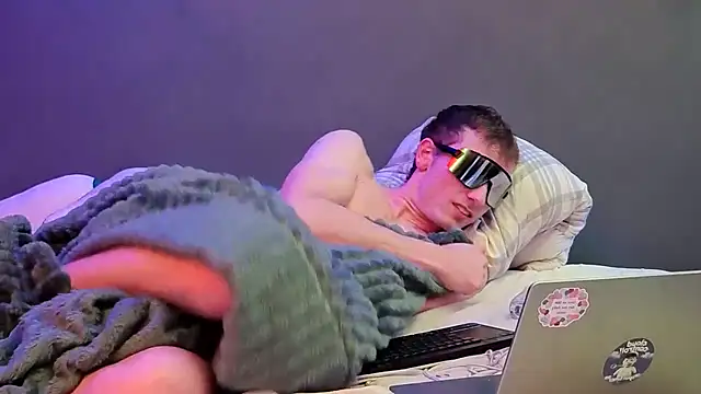 maskedboy1 online show from 04.29.26